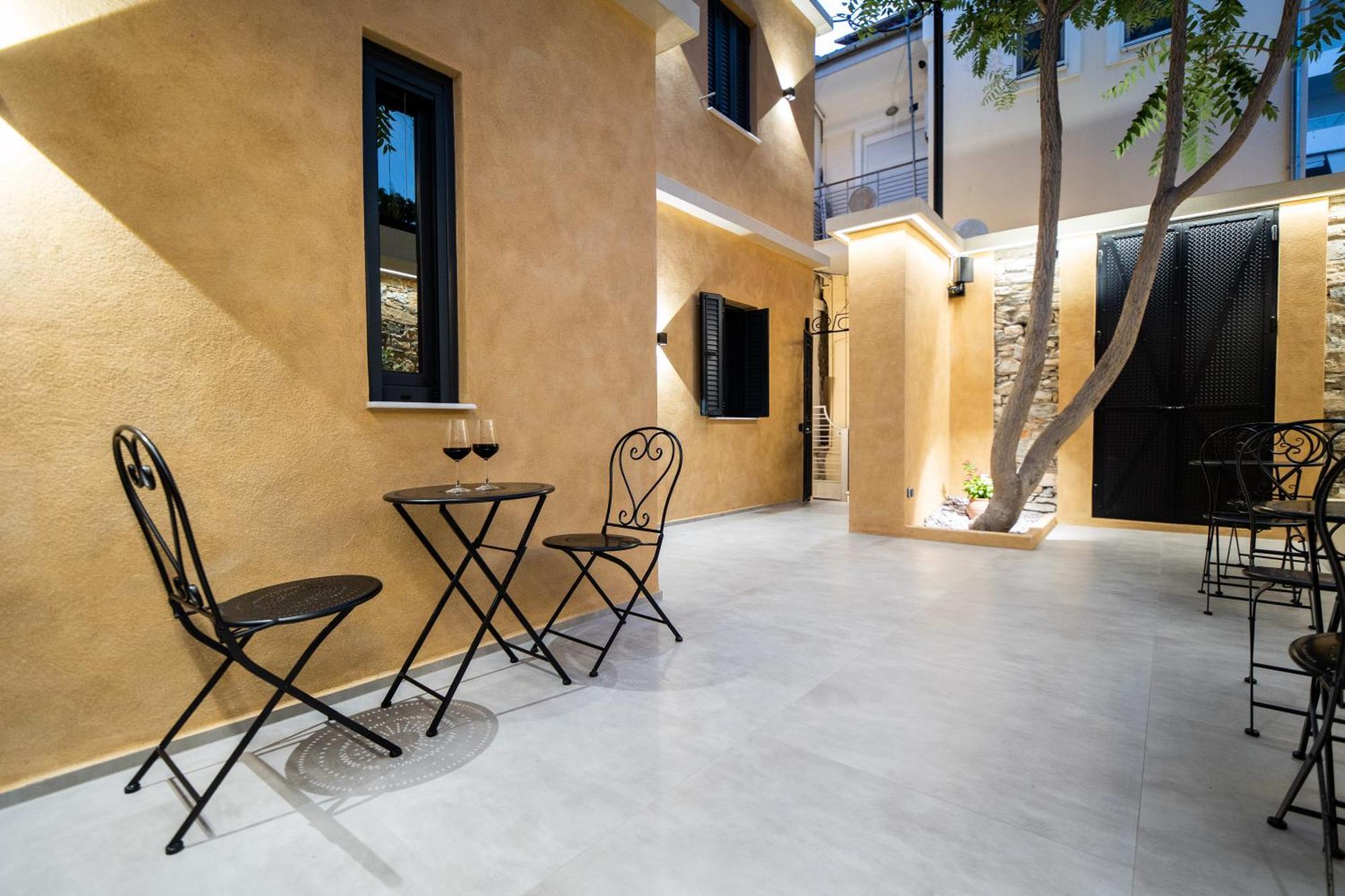 Luxury - Le Petit Bati Apartment Volos Exterior foto